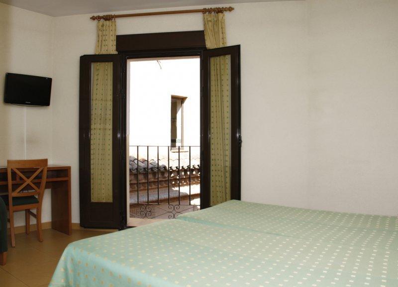 Hotel Yit Conquista De Toledo Exterior photo